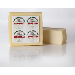 Bonassai. Fresh pecorino cheese - Cao Formaggi