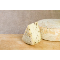 Formaggio pecorino pepato - Argiolas Formaggi Formaggio pecorino pepato - Argiolas Formaggi
