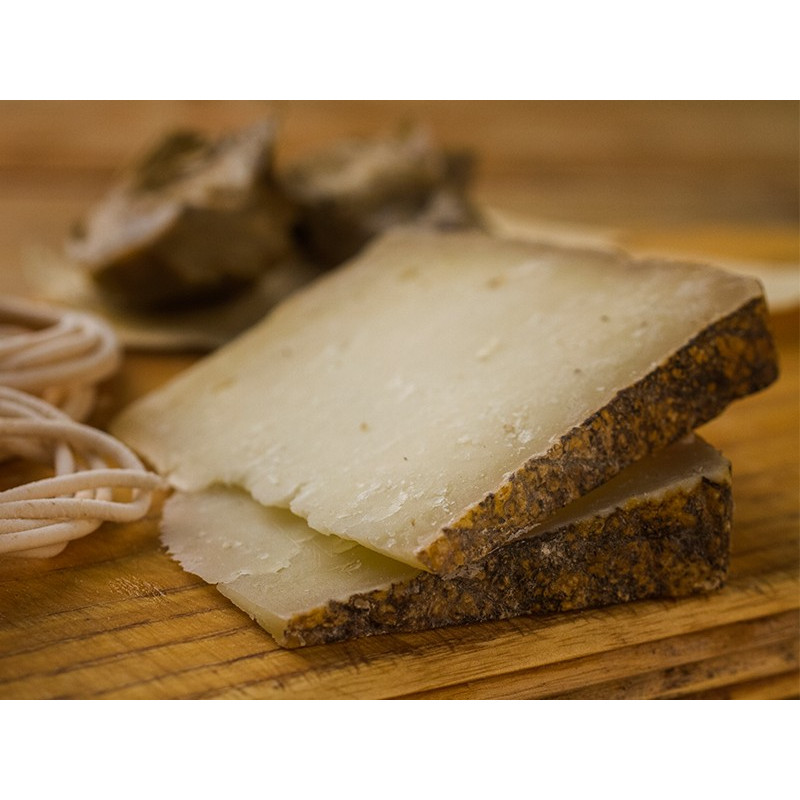 Barone - Formaggio Pecorino al Timo - Forma Intera 2 kg - Sa Marchesa - Giuseppe Cugusi Barone - Formaggio Pecorino al Timo - Forma Intera 2 kg - Sa Marchesa - Giuseppe Cugusi